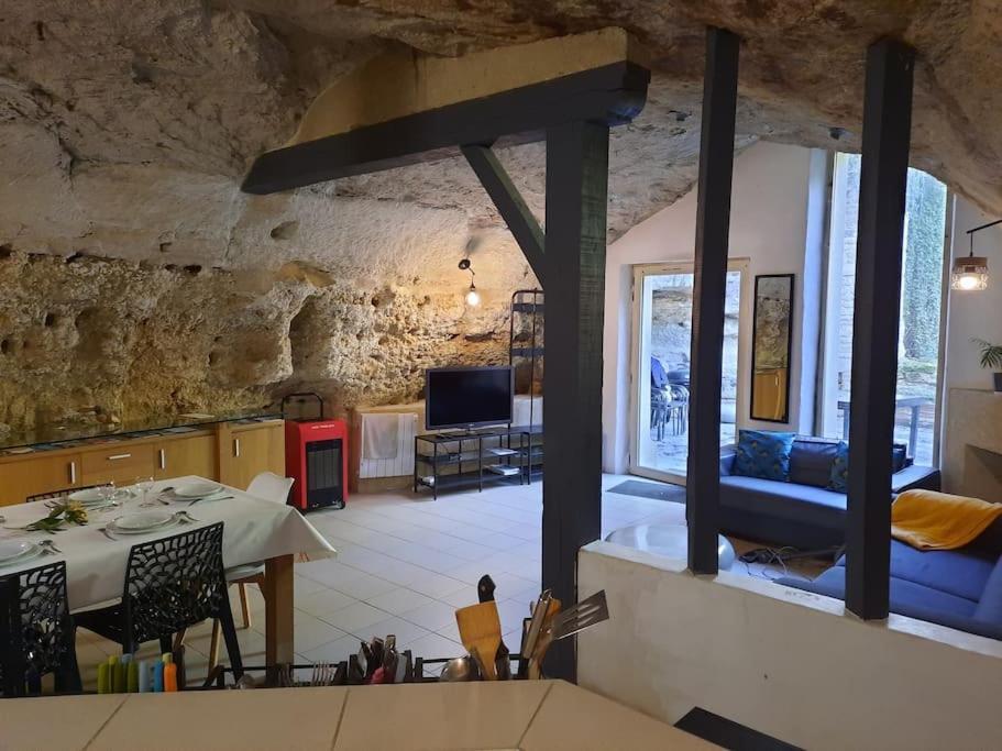 Maison Troglodytique Doue La Fontaine Exterior photo